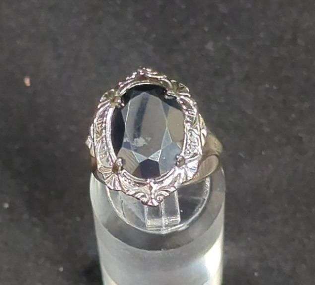 Ladies Sterling Silver Ring With Center Stone, Size 6.75