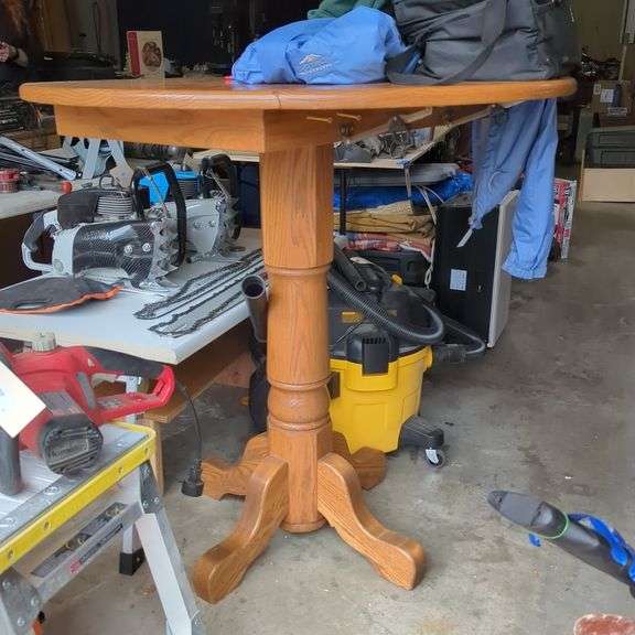 Round Oak Pedestal Table