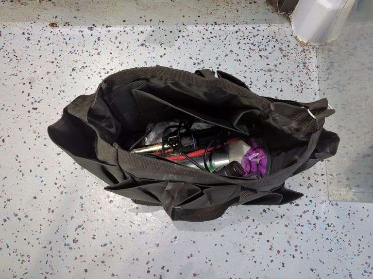 MUD Make-up designory Professional Makeup Artist Bag Includes Contents
