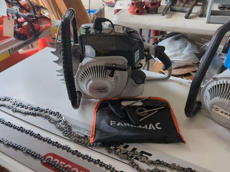 Farmmac F070W Chainsaw with Toolkit