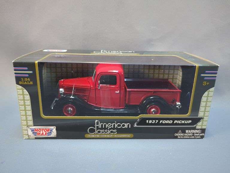 Motor Max American Classics 1:24 Scale Diecast Ford Truck and Woody Wagon Set