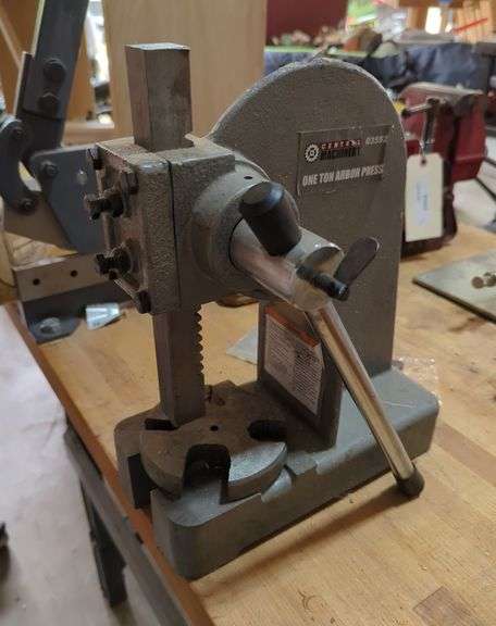 Central Machinery One Ton Arbor Press with Assorted Hardware