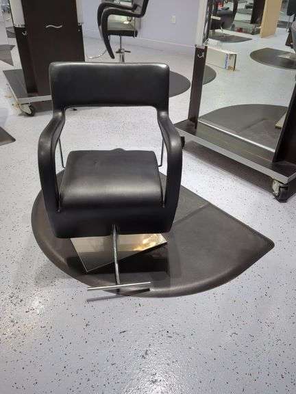 Salon Styling Chair with Floor Mat