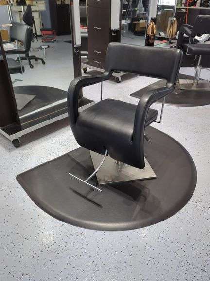 Salon Styling Chair with Floor Mat