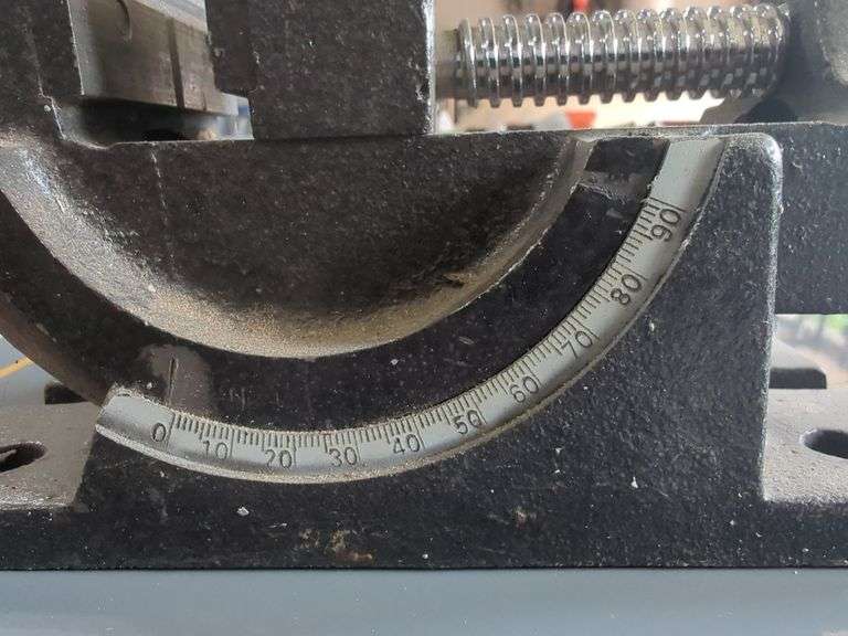 Bench Vise with Angle Adjustment