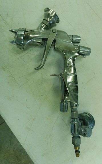 Anest Iwata Spray Gun with Gauge