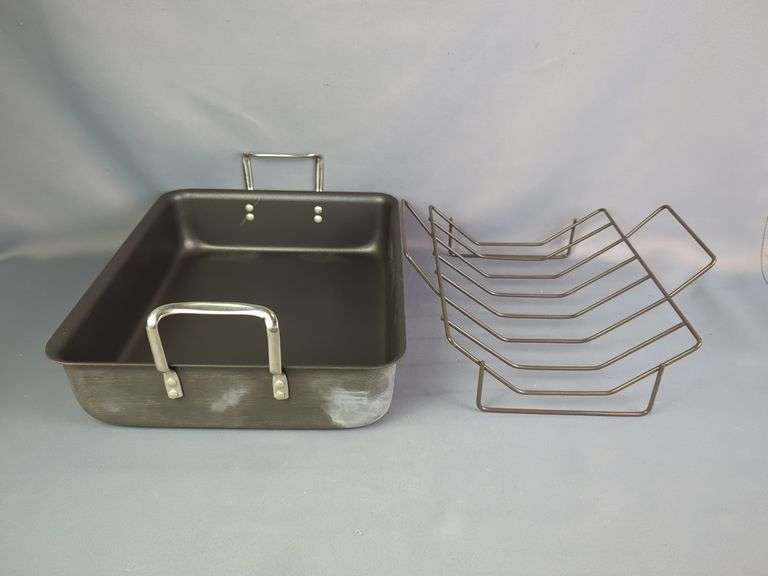 Calphalon 13" x 16" Classic Nonstick Roaster With Rack, With Original Box