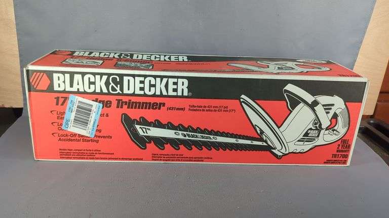Black & Decker TR1700 17" Hedge Trimmer, New In Box