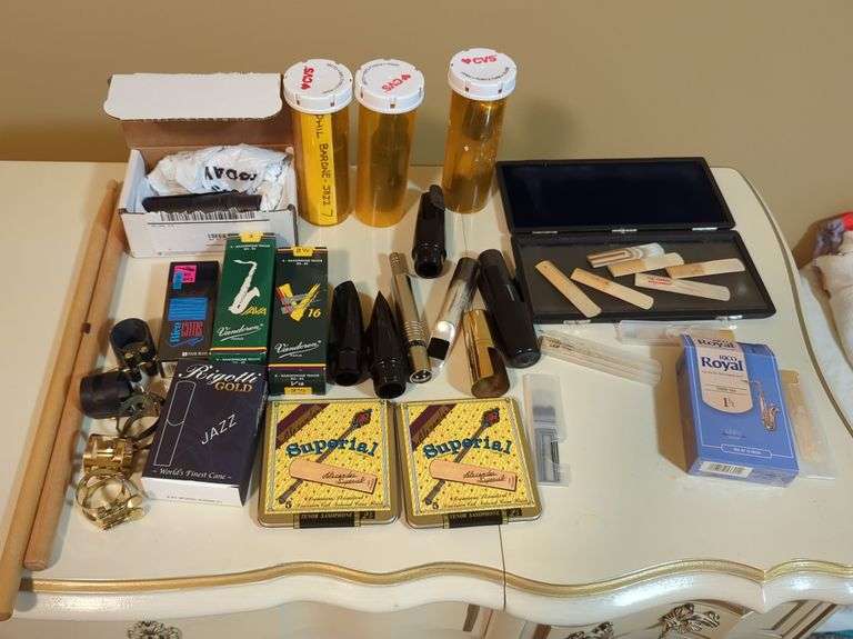 Alto Saxophone Mouthpieces, Ligatures, and Reeds
