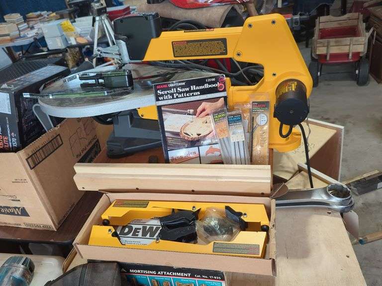 DeWalt 20" Scroll Saw with Dewalt Mounting Brackets, Scroll Saw Blades, Handbook And More