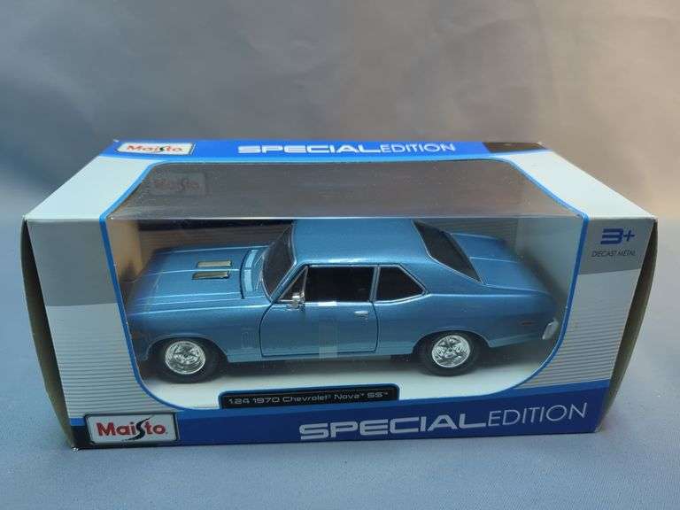 Maisto Special Edition 1/24 Diecast Cars