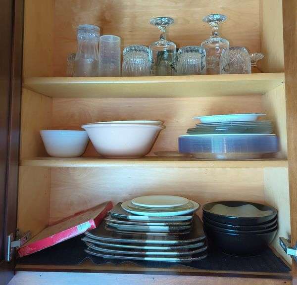 Kitchenware Including Plate And Bowl Set, Qty 4, Bowls, Glasses, and More