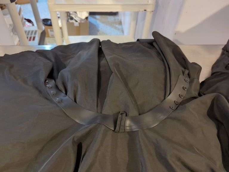 Roca Salon & Spa Apparel Including Aprons And Capes, Approx 20