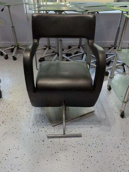 Salon Styling Chair - Black Vinyl