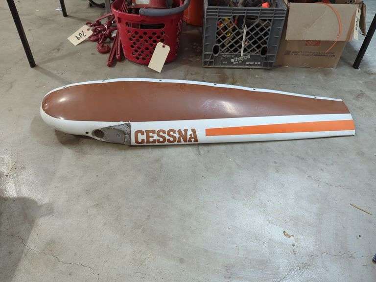 Cessna 172 Left Hand Port Wingtip