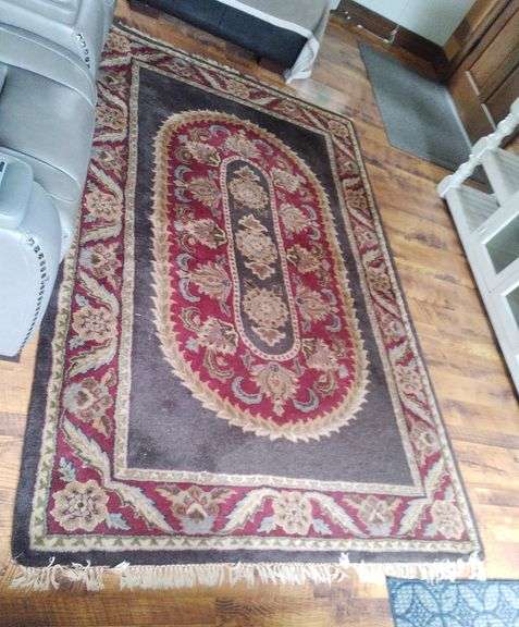 Coliseum Wool Area Rug, 5' x 8'