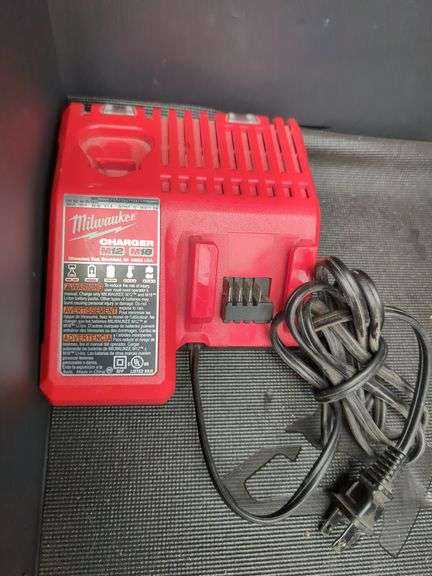Milwaukee M18 FUEL 1/2" Impact Wrench with Charger