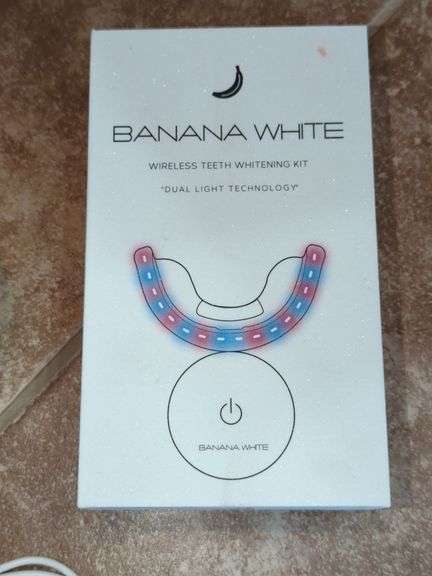 Banana White Wireless Teeth Whitening Kit And Denture Cleaner