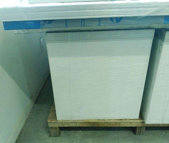 Aluminum Cabinet Co. Tall Single Cabinet