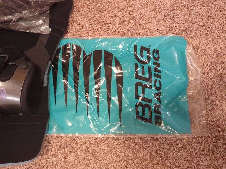 Breg Racing Knee Brace with Carrying Bag