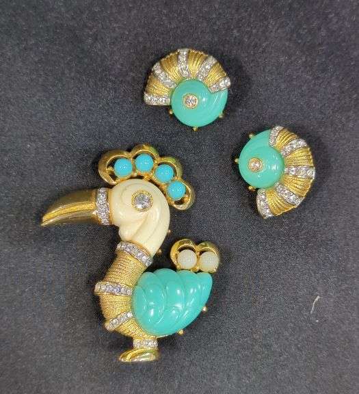 Hattie Carnegie Rhinestone And Lucite Rooster/ Dodo Bird Brooch With Matching Clip On Earrings