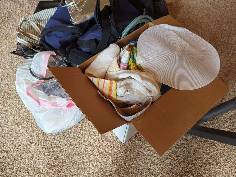 Mixed Lot of Women's Purses, Bags And Totes