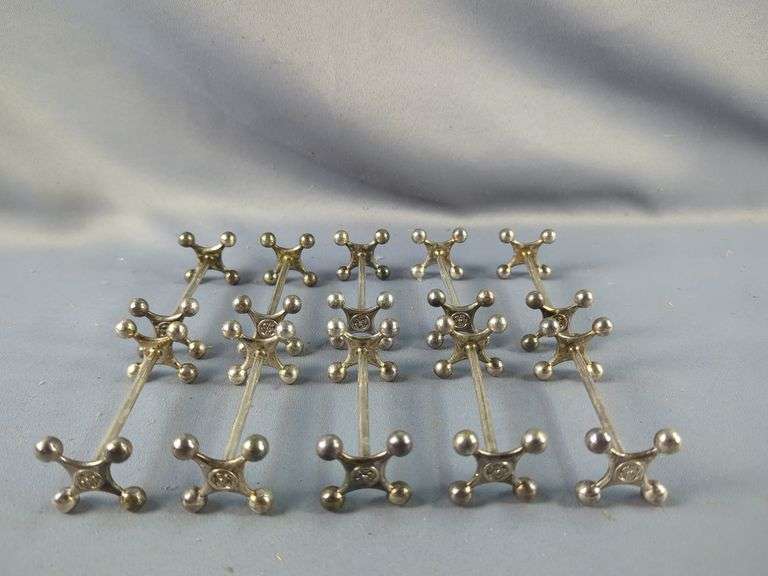 Silver-toned Knife Rests