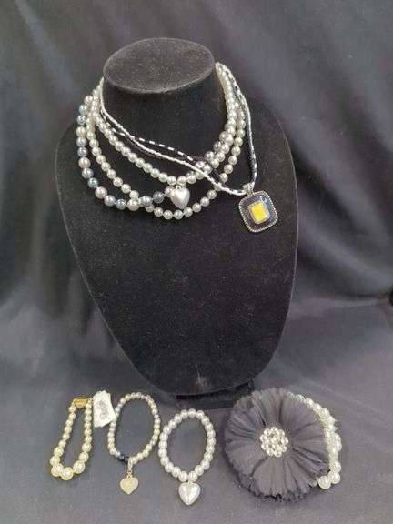 Ladies Beaded and Faux Pearl Necklaces and Bracelets Qty 8