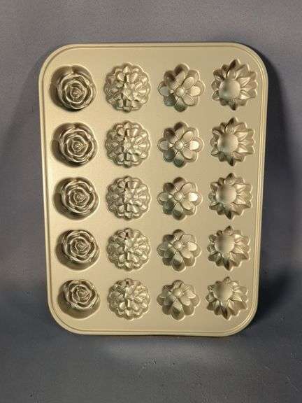 Nordic Ware Flower, Bundt, Wilton Mini Bundt, Heart Shapes