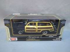 Motor Max American Classics 1:24 Scale Diecast Ford Truck and Woody Wagon Set
