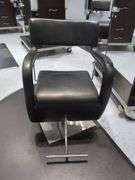 Salon Adjustable Swivel Styling Chair With Anti-Fatigue Floor Mat