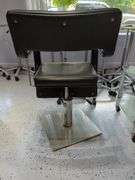 Salon Styling Chair - Black Vinyl