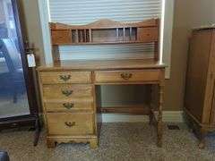 Maple Desk with Hutch