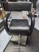 Salon Styling Chair with Floor Mat