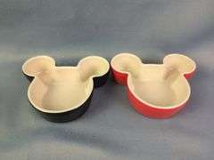 Le Creuset Disney Mickey Mouse, Qty 2, And Star, Qty 2 Ramekins