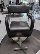 Black Hydraulic Salon Styling Chair with Floor Mat