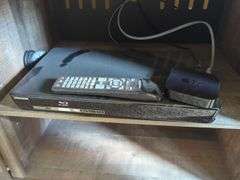 Samsung Blu-Ray Player With Apple TV and Remote