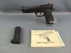 Pietro Beretta/ Beretta USA 92FS  9mm Para  Pistol SN# J01369Z, 2 Total Mags