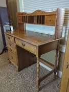 Maple Desk with Hutch