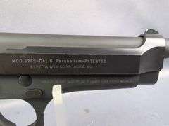 Pietro Beretta/ Beretta USA 92FS  9mm Para  Pistol SN# J01369Z, 2 Total Mags