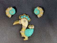 Hattie Carnegie Rhinestone And Lucite Rooster/ Dodo Bird Brooch With Matching Clip On Earrings