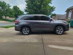 2019 Toyota Highlander Limited Platinum SUV, VIN 5TDDZRFH4KS945526, Mileage Showing On Odometer 119,997, Missouri Title, See Details For Video