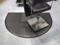 Salon Styling Chair with Floor Mat