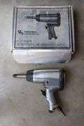 Central Pneumatic 1/2" Impact Wrench