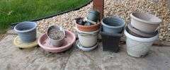Flower Pots and Planters, Various Styles And Sizes