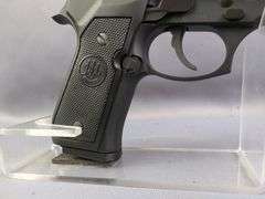 Pietro Beretta/ Beretta USA 92FS  9mm Para  Pistol SN# J01369Z, 2 Total Mags