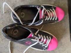 Columbia And Anger Raw Hammer Bowling Balls, Dexter Shoes, Circle Shoes And Bowling Bags, Qty 2
