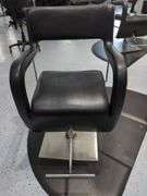 Salon Styling Chair with Floor Mat