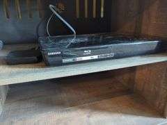 Samsung Blu-Ray Player With Apple TV and Remote
