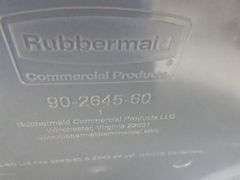Rubbermaid Brute 44 Gal Wheeled Trash Can With Lid